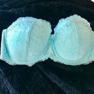 Victoria’s Secret Lace strapless bra 32DD